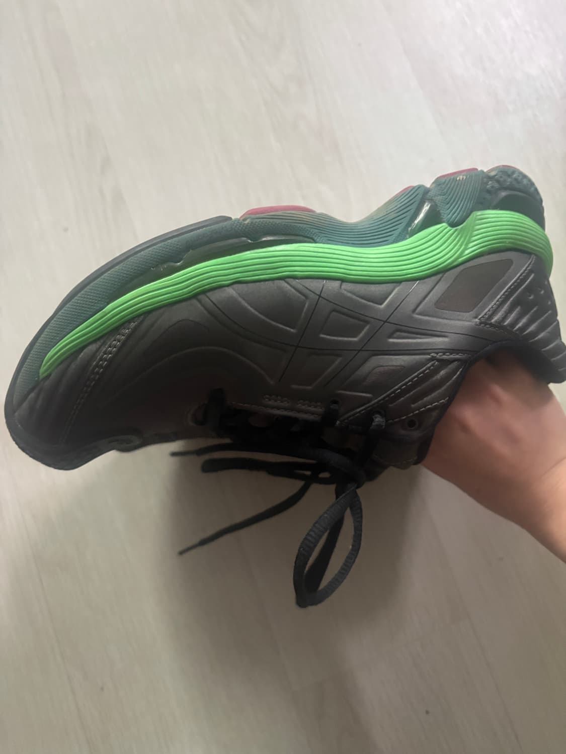 아식스 x 키코 코스타디노브 젤 테서랙트 건메탈 상품이미지3