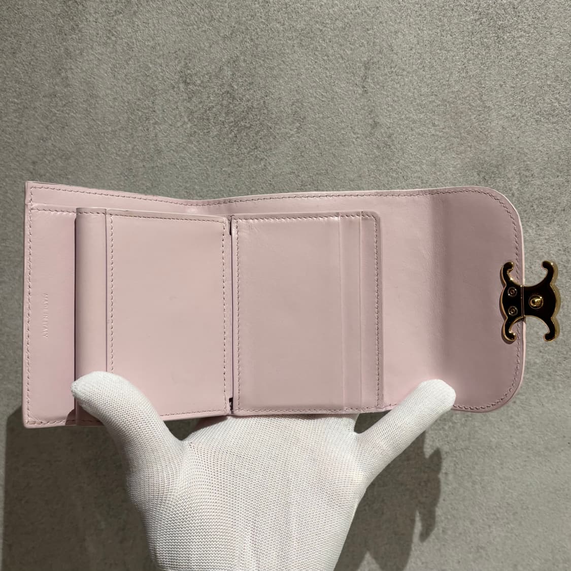 A+ OS사이즈 셀린느 트리옹프 금장 반지갑 연핑크 상품이미지5