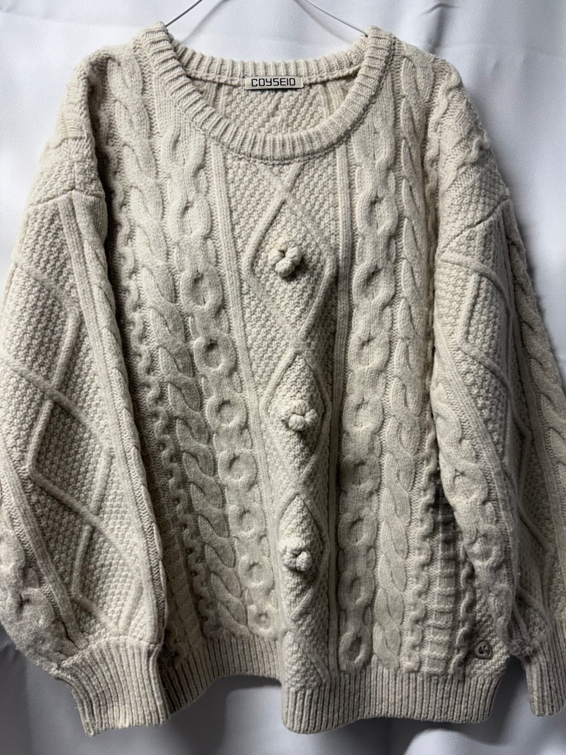 코이세이오 니트 POMPOM CABLE KNIT IVORY 상품이미지2