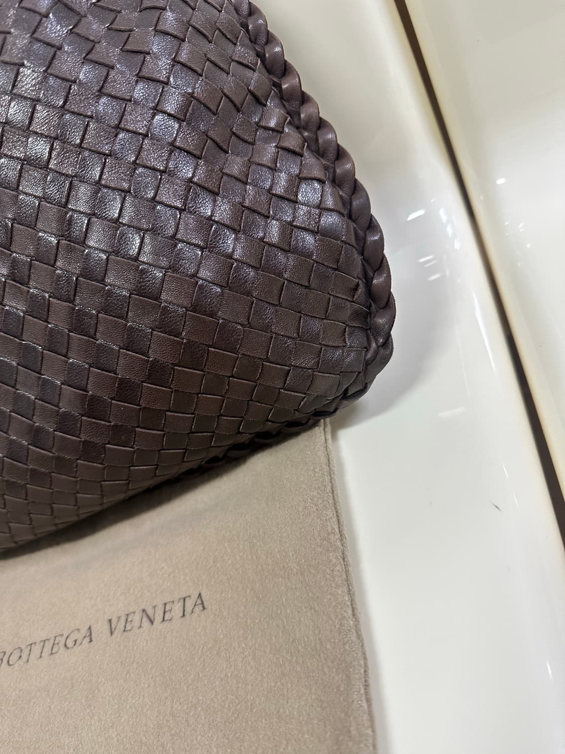 [A 정품] 보테가베네타 호보백 스몰 다크브라운 상품이미지3