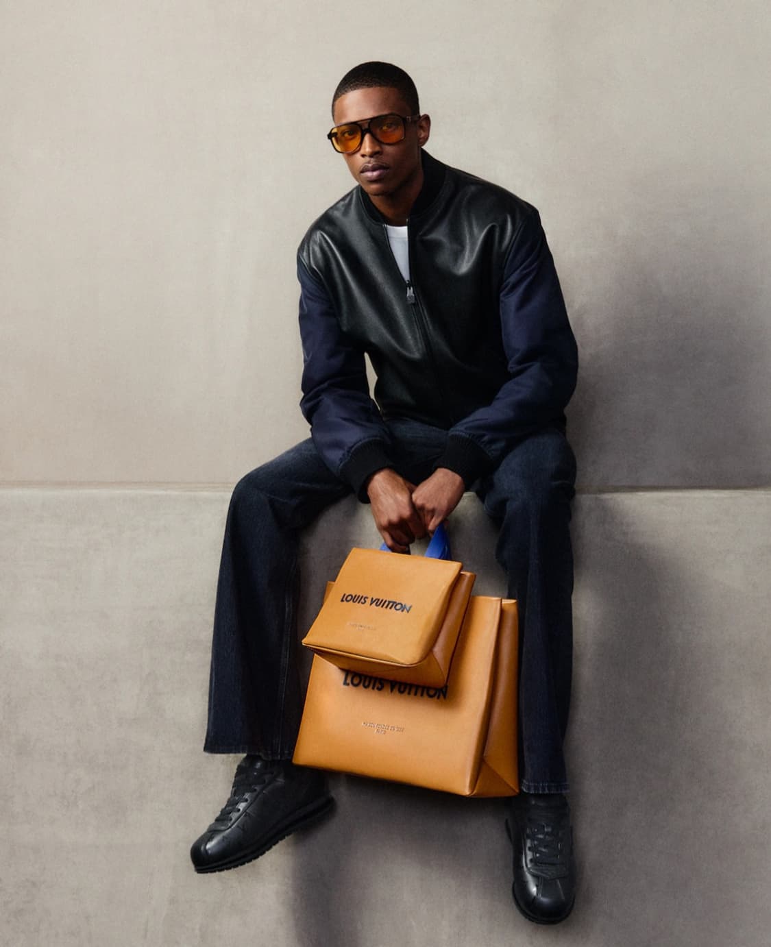 루이비통 퍼렐 쇼퍼 토트백MM 크로스 토트백 샤프란 라지사이즈 상품이미지4