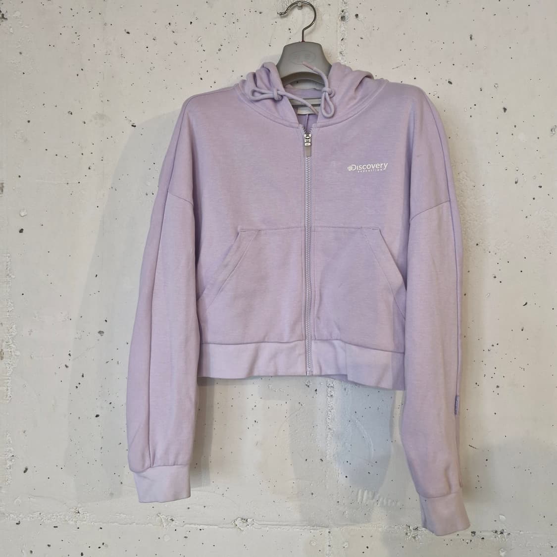 디스커버리 라벤더 크롭 후드집업  상품이미지1