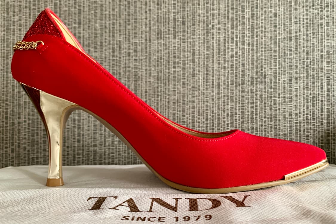 탠디 TANDY 베카치노 레드 스틸레토 힐 하이힐 공단 펌프스 빨강 구두 상품이미지4