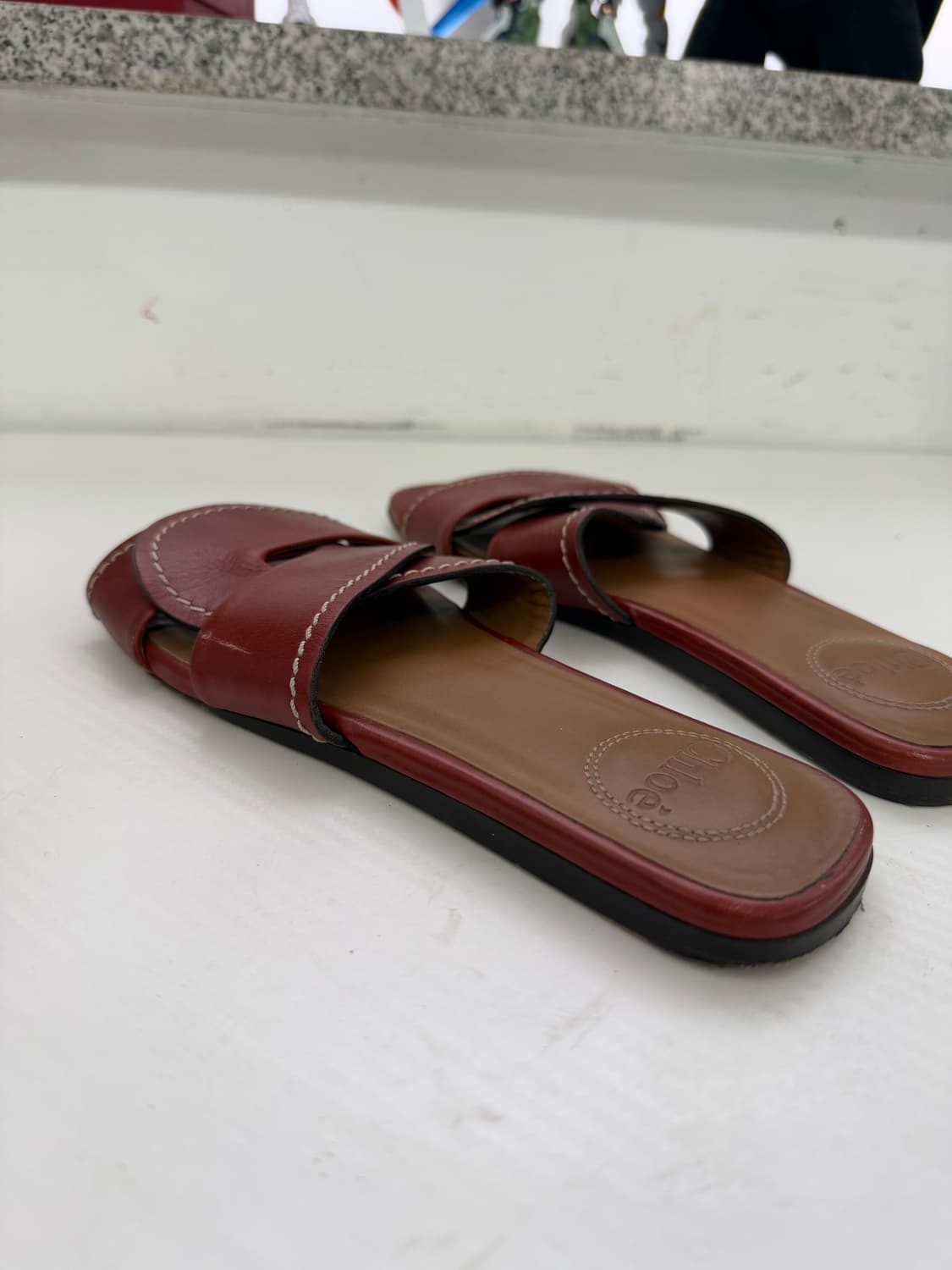 정품) 끌로에 캔디스 플랫 트위스트 슬리이드샌들 37(240) 상품이미지6