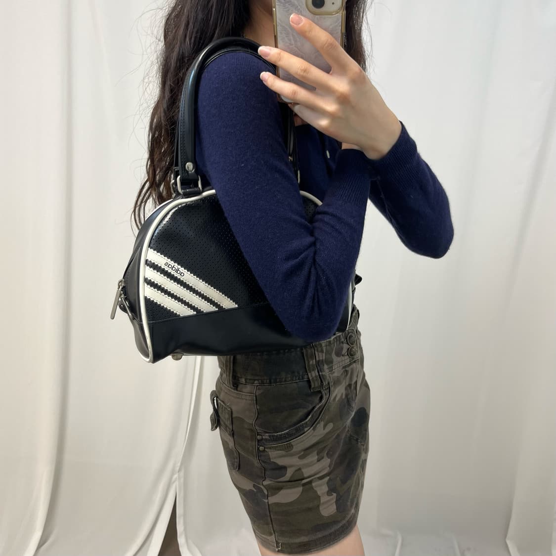 Adidas black enamel shoulder bag 상품이미지2