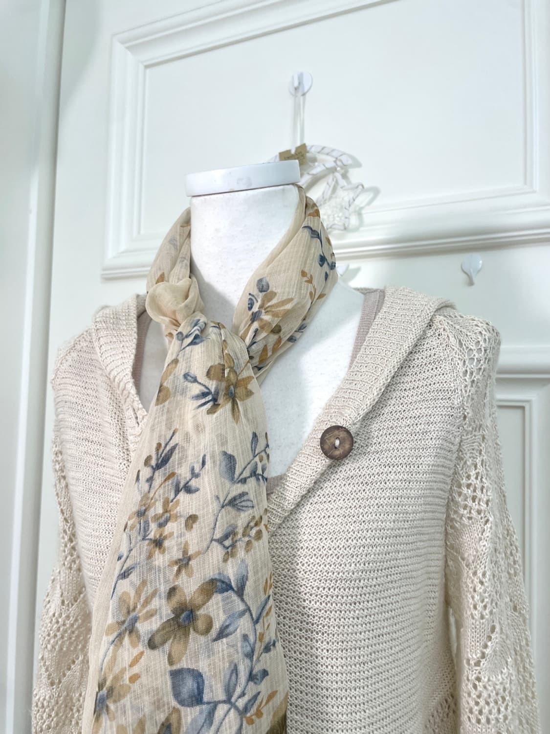 beige blue flower chiffon scarf 상품이미지4
