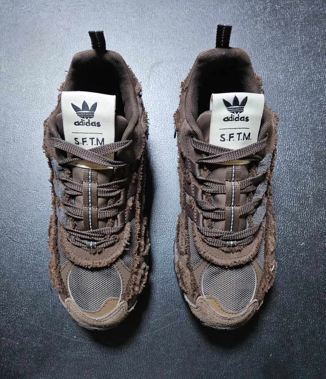 250 아디다스 송포더뮤트 쉐도우터프 다크브라운 상품이미지2