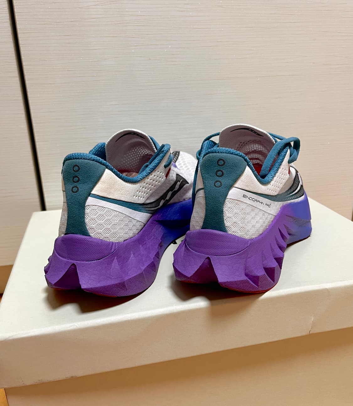 써코니 엔돌핀 프로4 235 상품이미지2