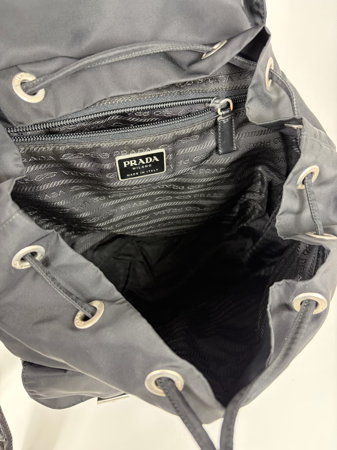 프라다 나일론 투포켓 미듐 백팩 상품이미지7