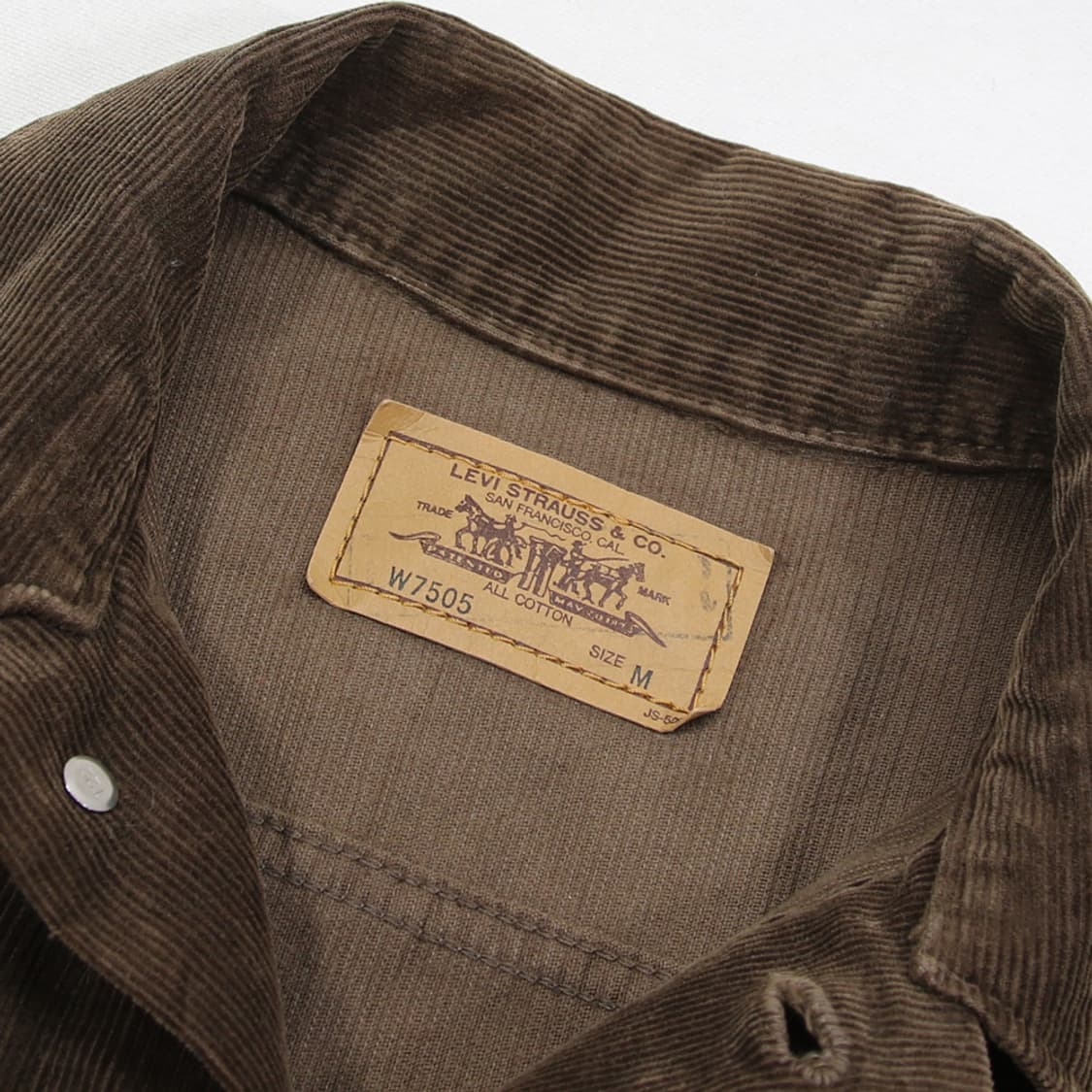 (착용컷) 90's 리바이스 코듀로이 트러커 자켓 (여성용 M) 상품이미지5