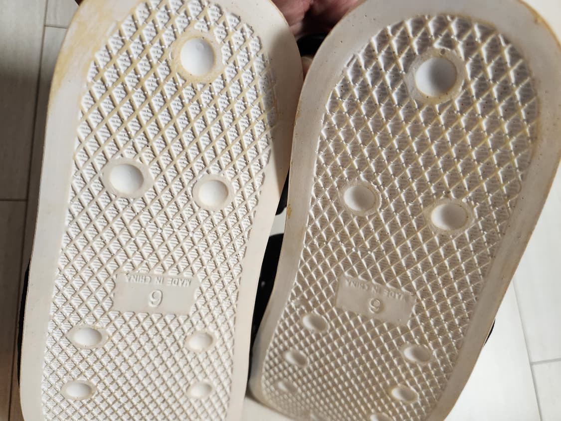 아디다스 아딜렛 샌들 2.0 사이즈245

바닥면 오염외에는 새거처럼 깨 상품이미지4