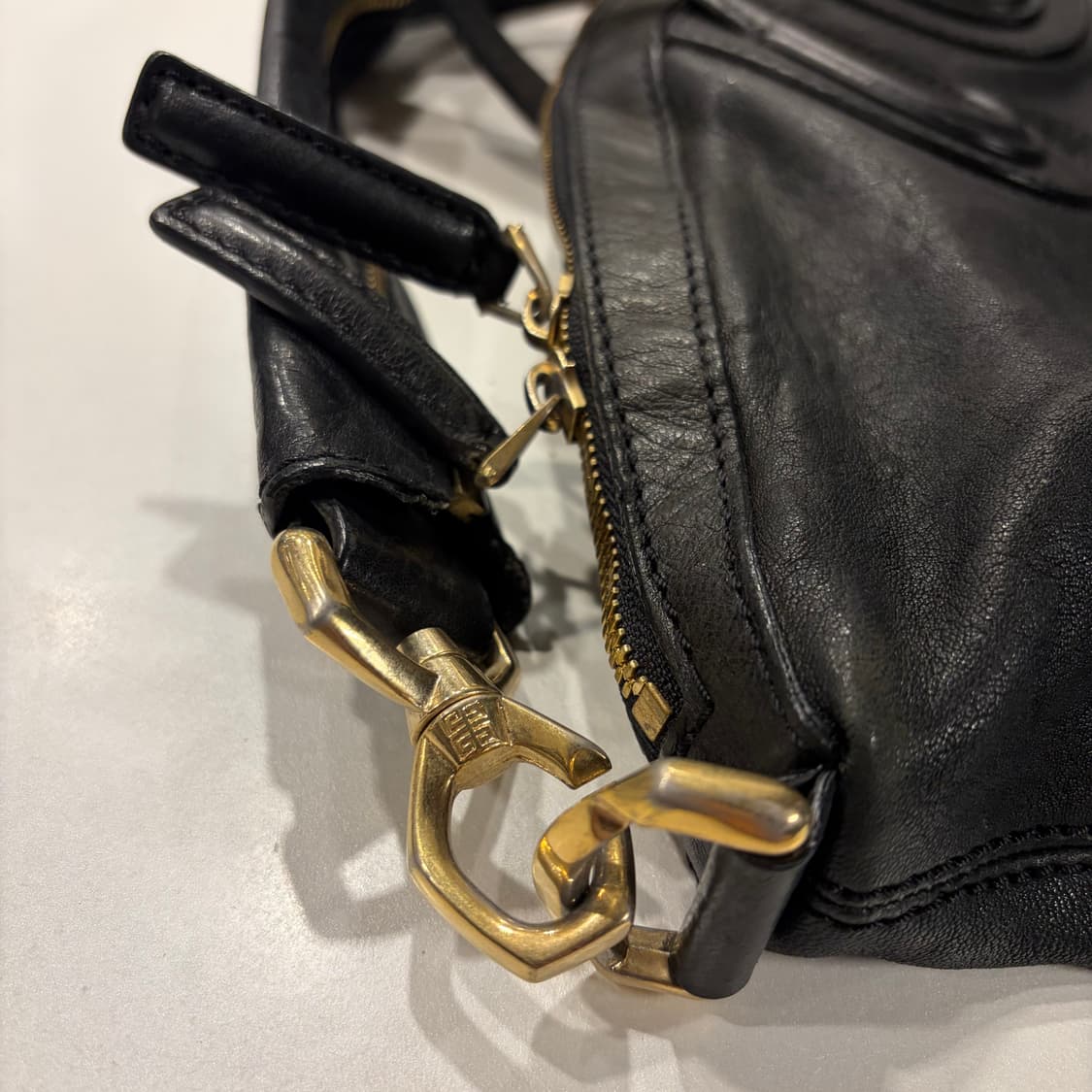 지방시 나이팅게일 레더 블랙 2WAY 토트백 숄더백 상품이미지4