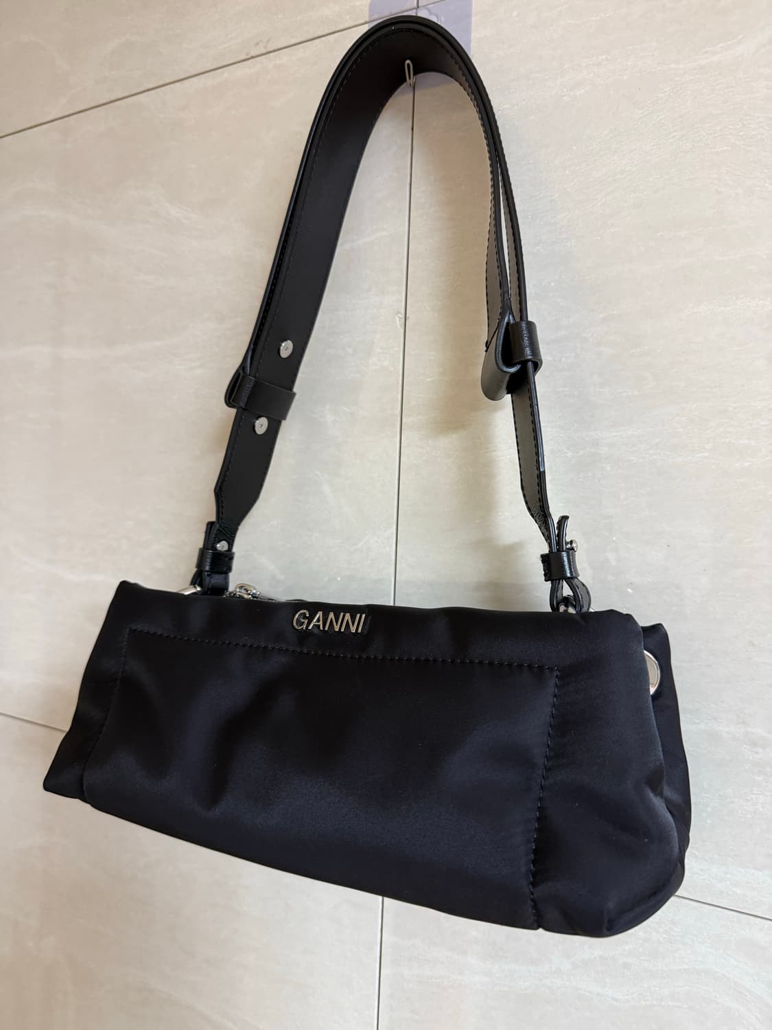 가니 필로우 바게트 백 숄더백 상품이미지3