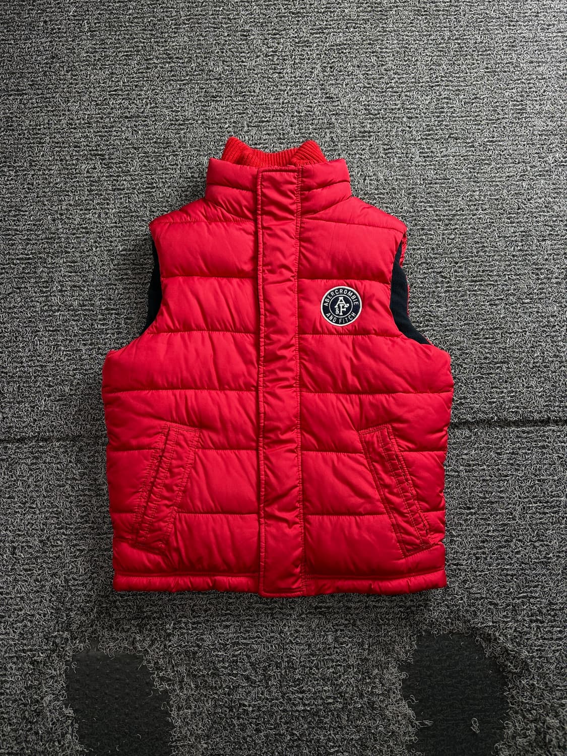 아베크롬비 Y2K 패치로고 경량 다운 베스트 3907 상품이미지2