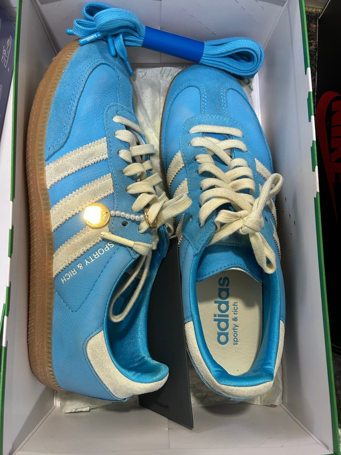 아디다스 x 스포티 앤 리치 삼바 블루 러쉬 크림 화이트 상품이미지3
