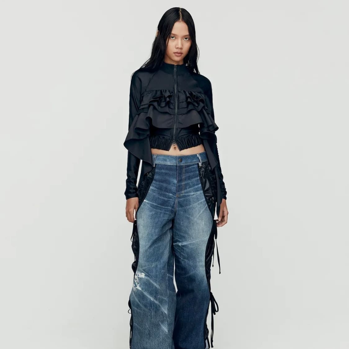 앤더슨벨 라일리 러플 타이트 집업 블랙 m 상품이미지4