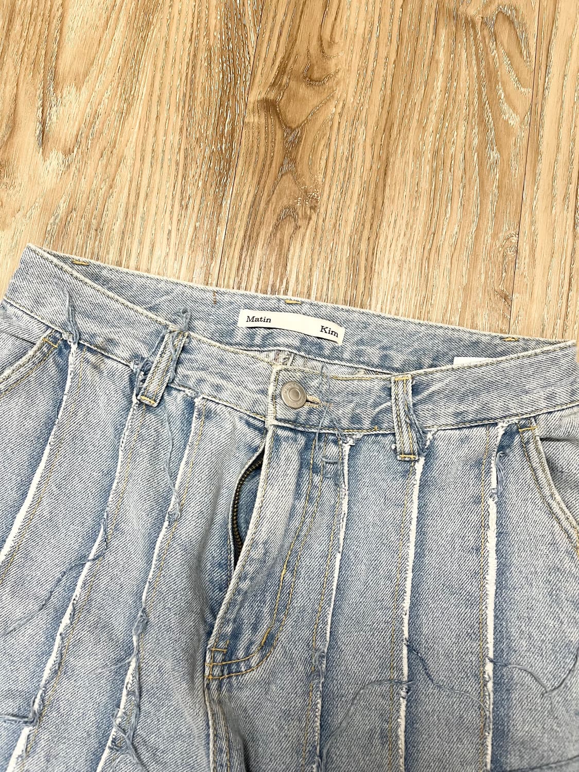 마뗑킴 커팅 루즈 데님 팬츠 28 상품이미지6