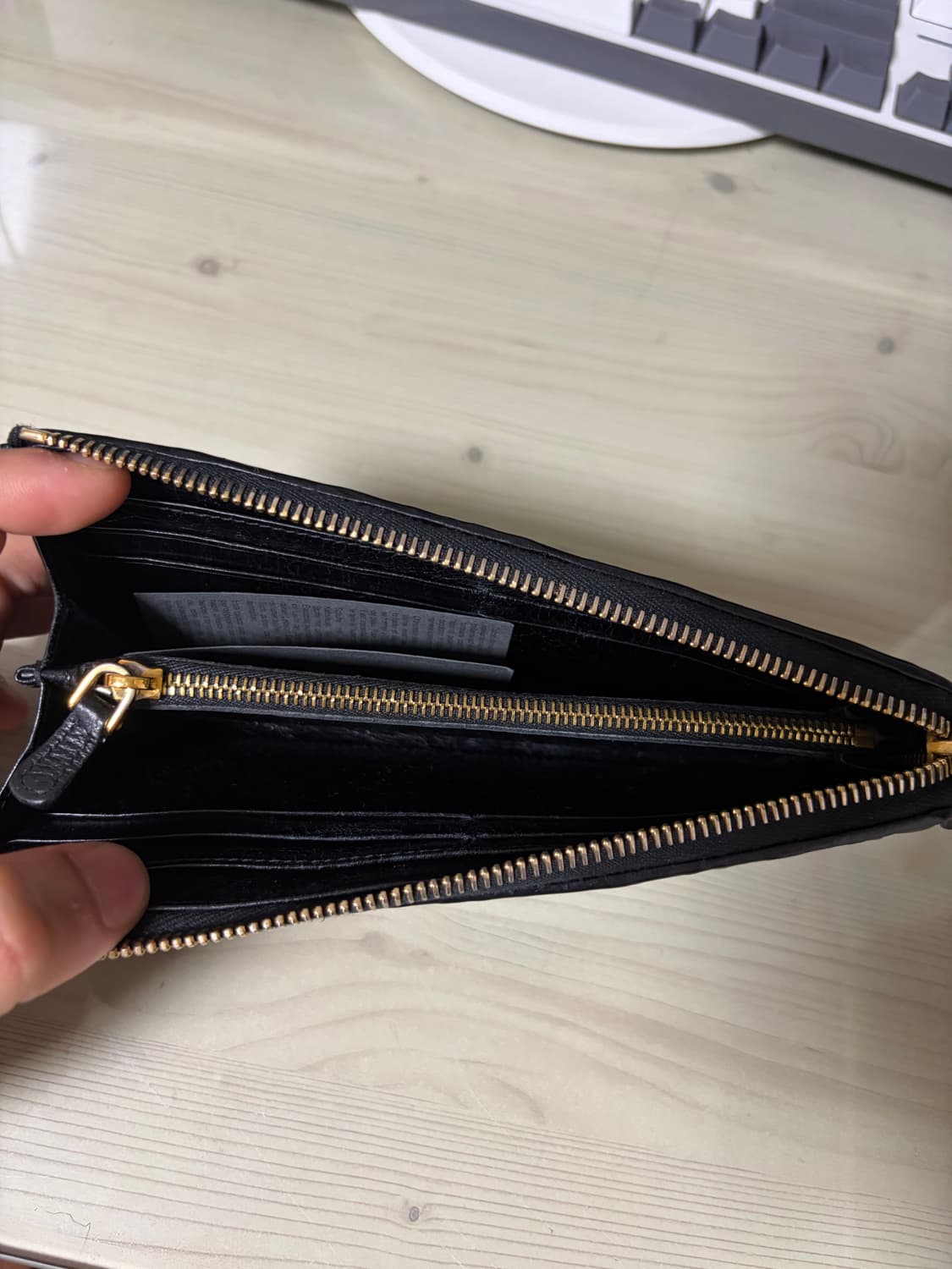 미우 미우 마테라쎄 나파 가죽 라지 지갑 블랙 상품이미지3