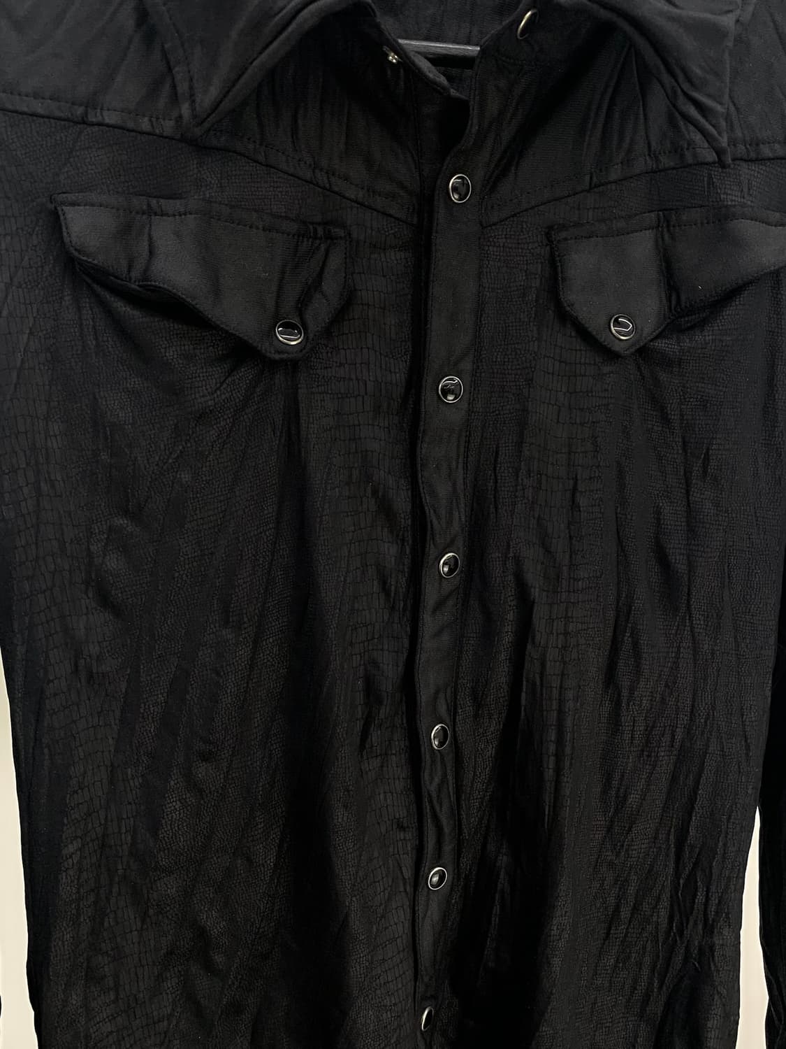 Xfem waxed python wrinkled shirt jacket  상품이미지5