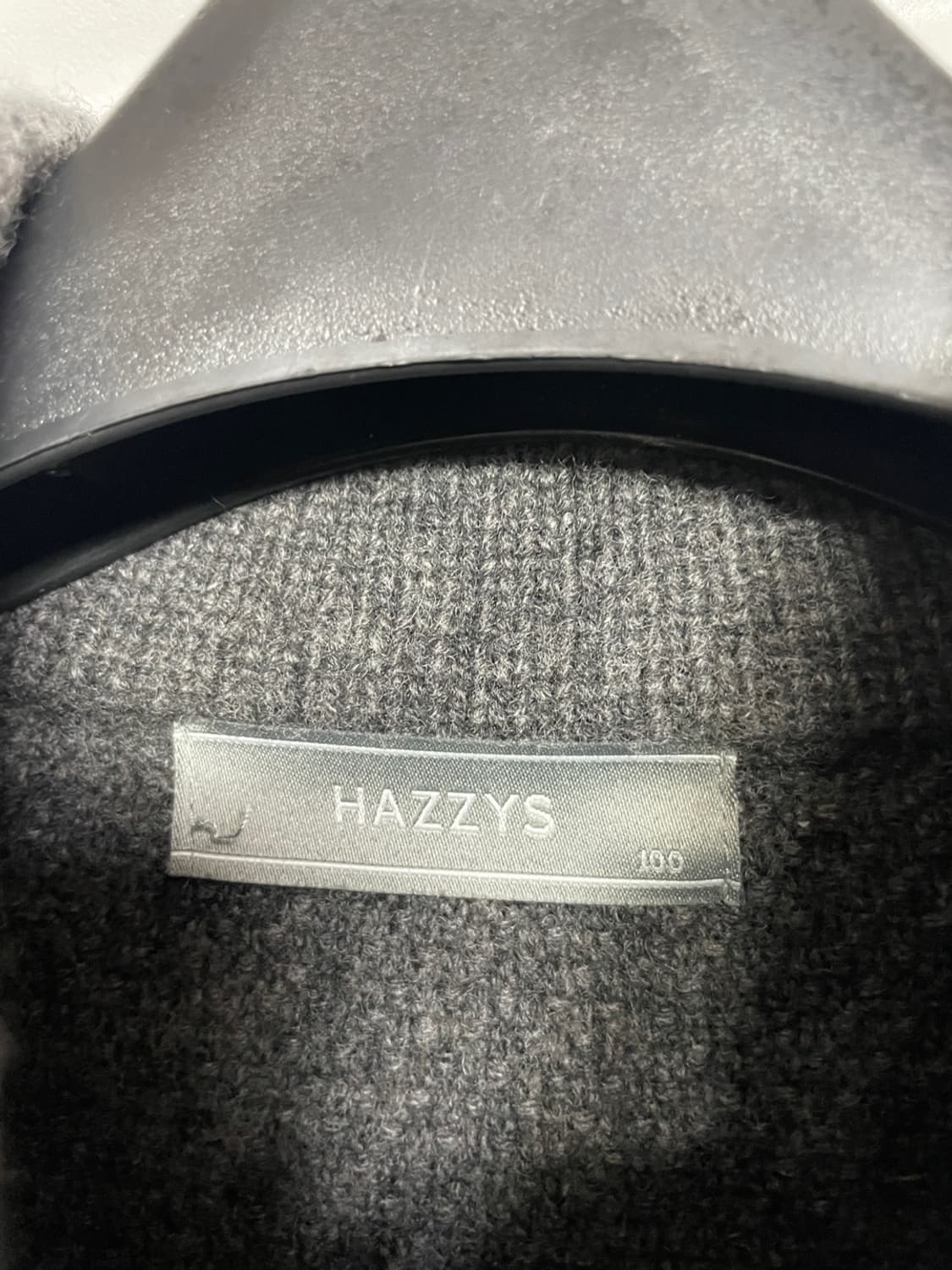 헤지스 집업 니트 상품이미지5