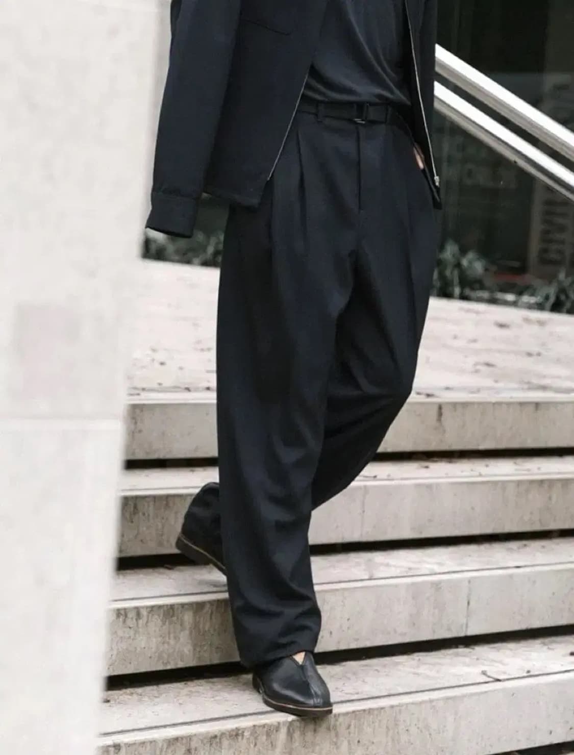 르메르 20ss 벨티드 팬츠 캐비어 m사이즈 상품이미지1