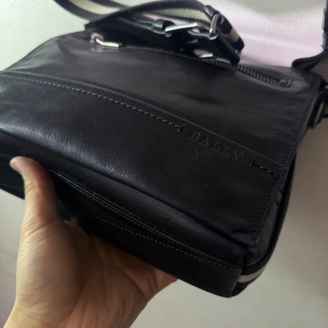 발리 남성 사각 가죽 크로스백 블랙 상품이미지2