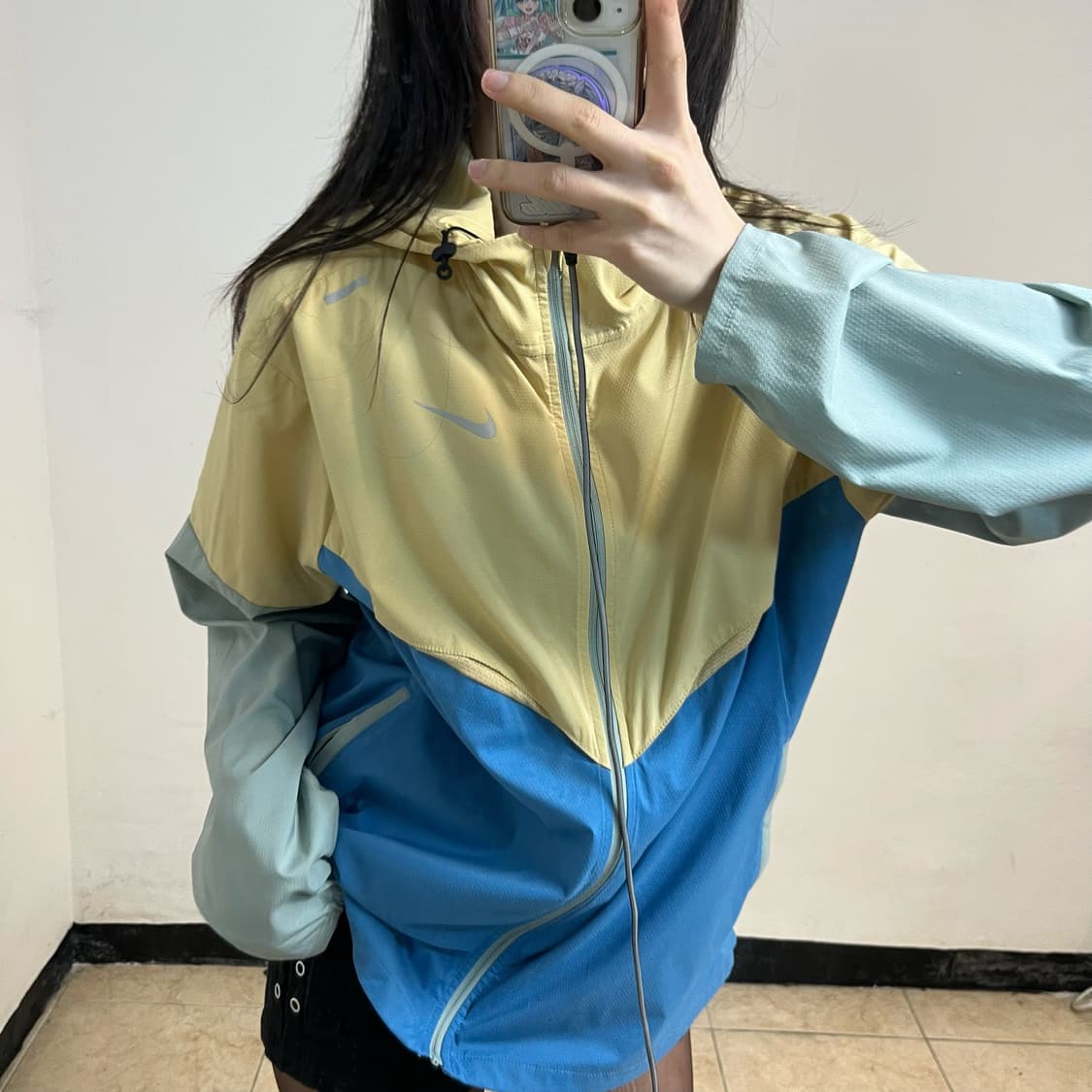 Nike running beige windbreaker 상품이미지3