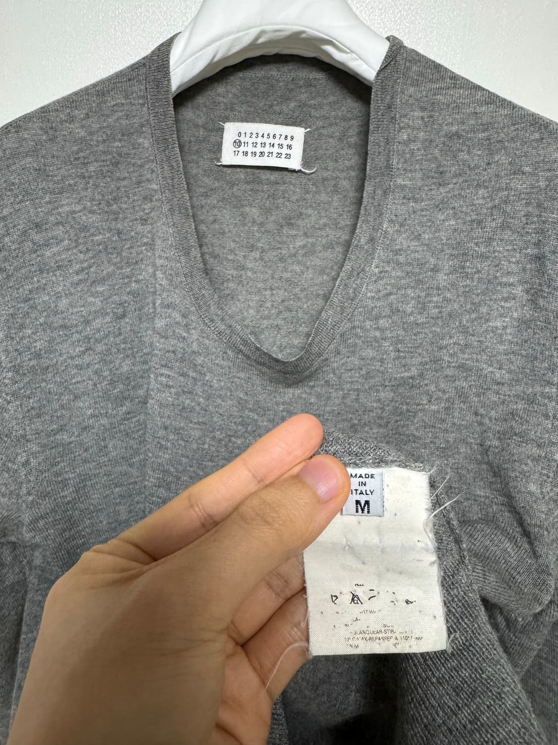 마틴 마르지엘라 언발란스 루즈넥 니트 상품이미지4