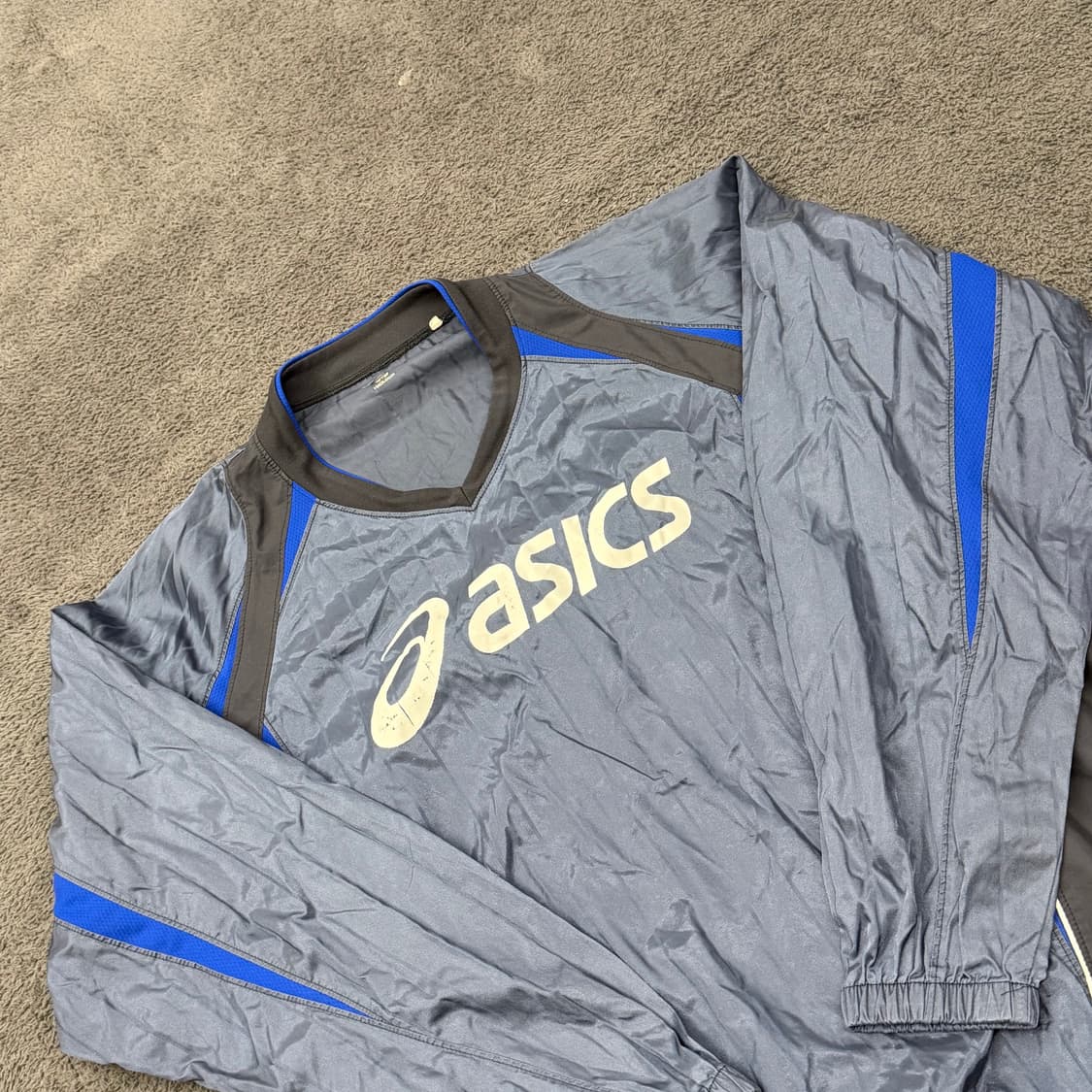 [정품/M] 아식스 올드스쿨 웜업 브이넥 상품이미지1