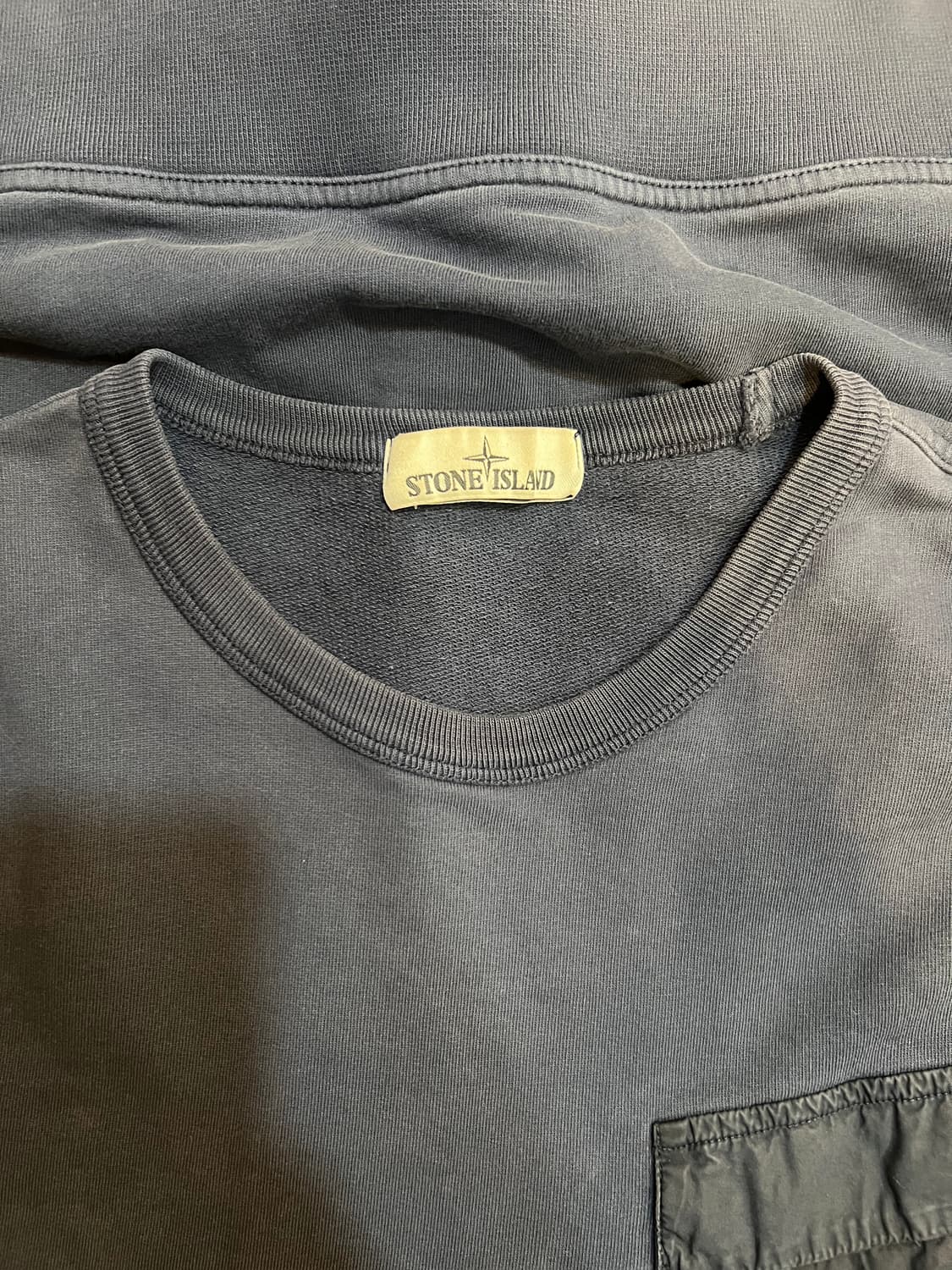 스톤아일랜드 남성 네이비 맨투맨티셔츠 상품이미지3