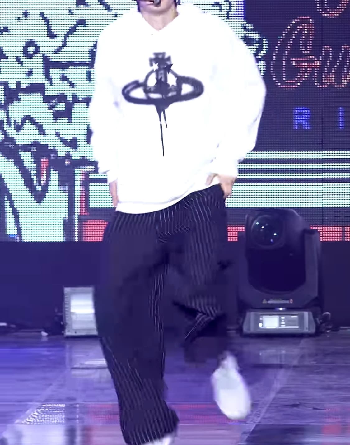 비비안웨스트우드 23FW 스프레이 후드티 상품이미지4