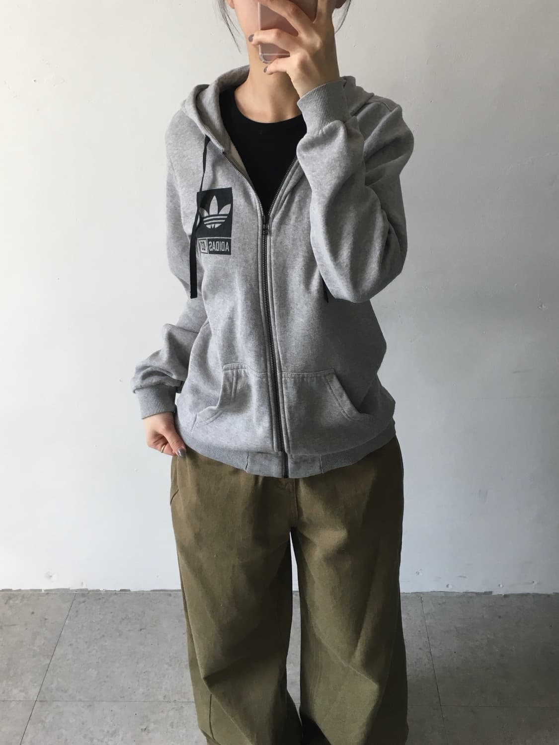 아디다스 백프린팅 후드집업 상품이미지1