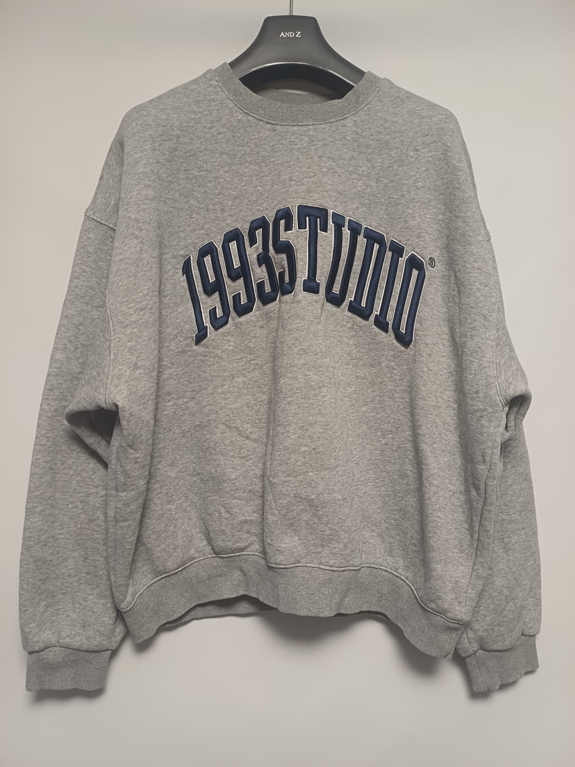 1993스튜디오 어센틱 아치로고 맨투맨 M 상품이미지1