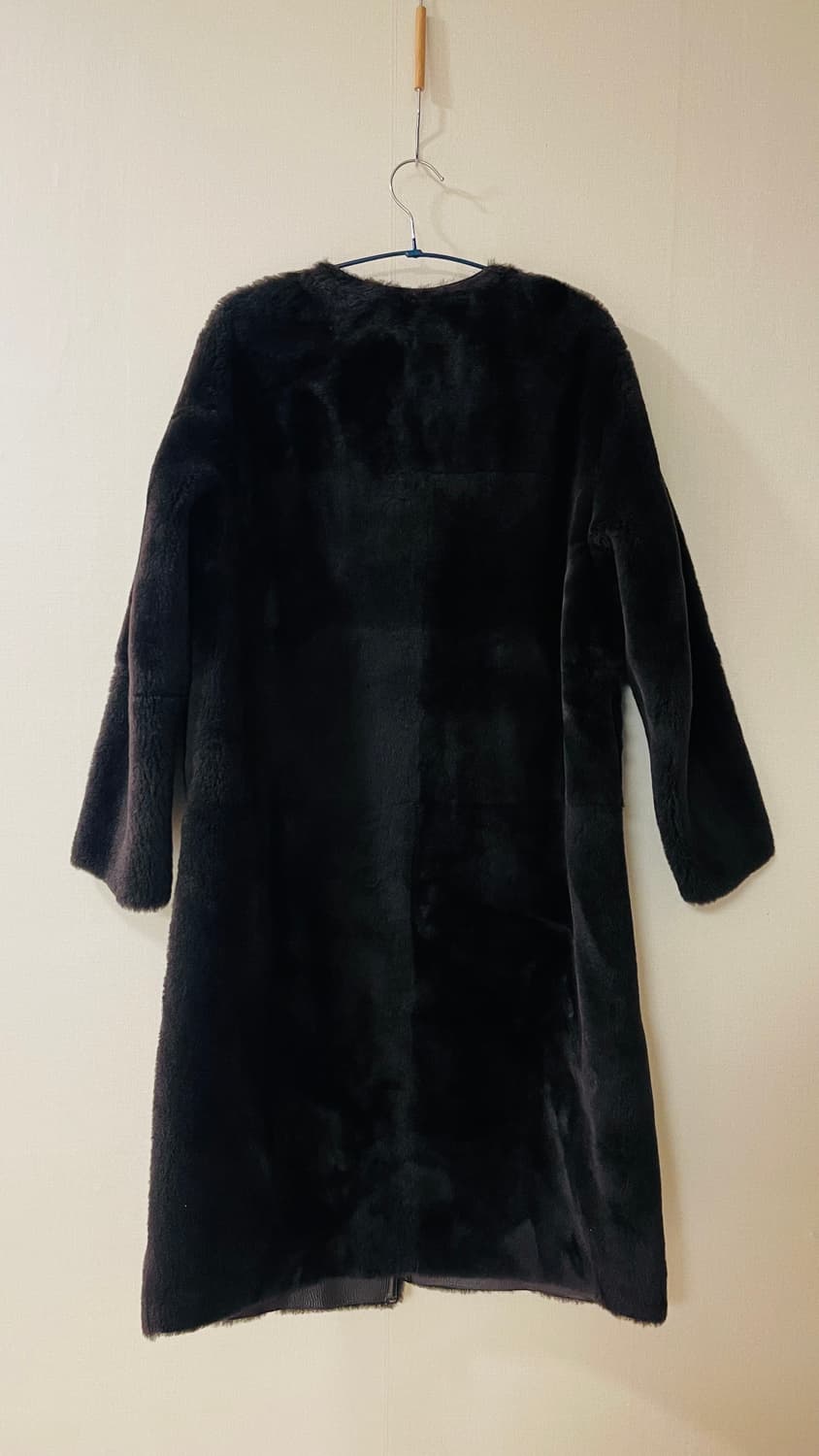 택달린새상품) 데코 천연양모 쉬어드 리버시블 롱 무스탕. 정가 530만원 상품이미지3