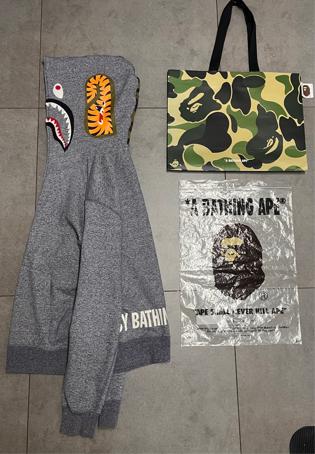 베이프 반카모 사크 후드집업 상품이미지2