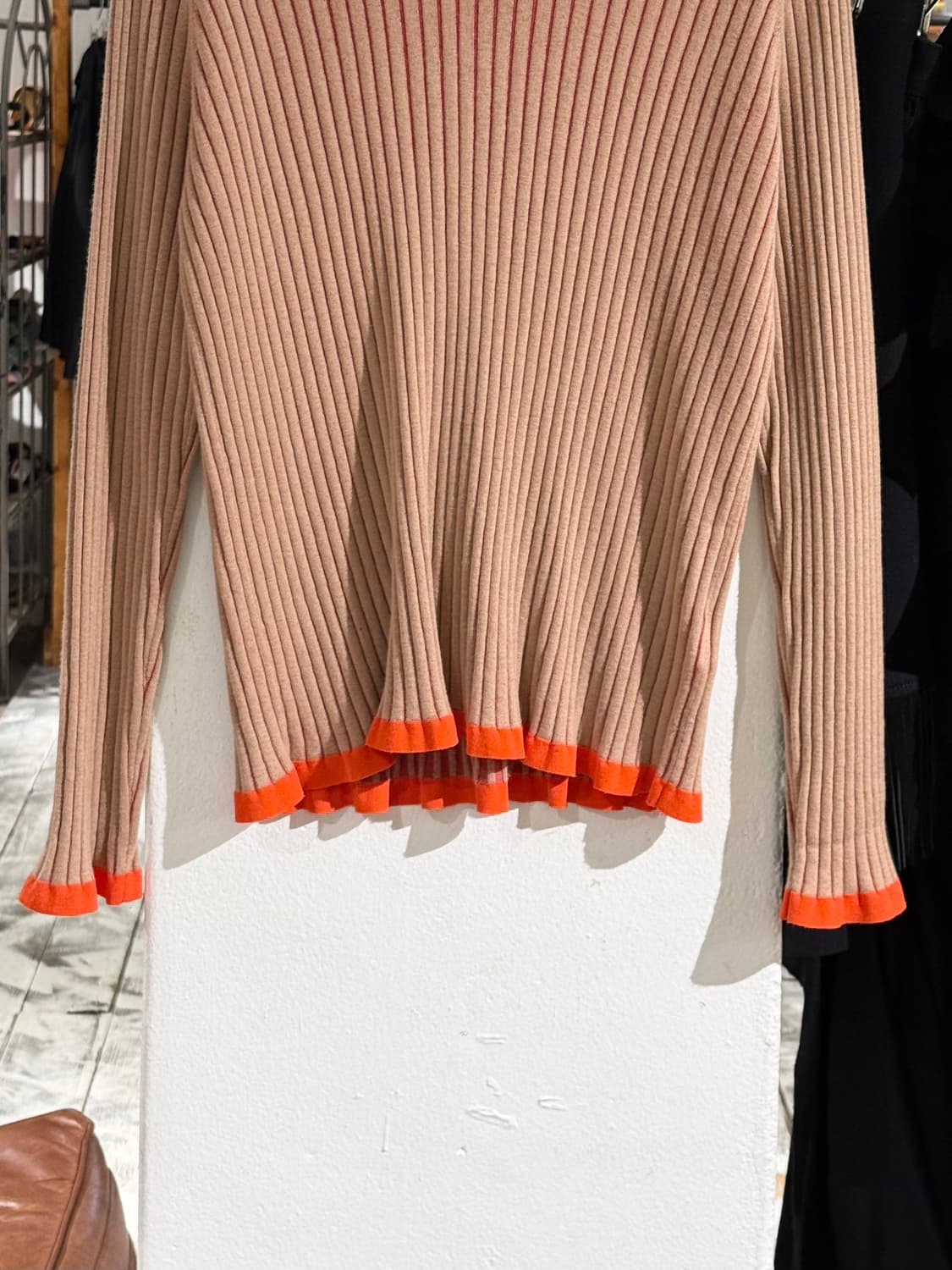 버버리 베이지 코랄 슬림핏 캐시미어 립 니트 상품이미지5