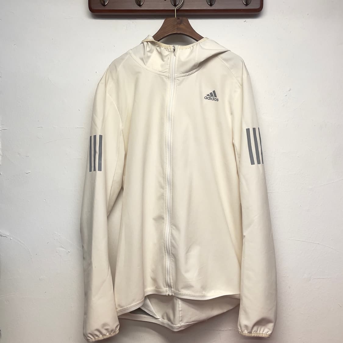 아디다스 러닝 화이트 경량 바람막이 자켓 상품이미지1