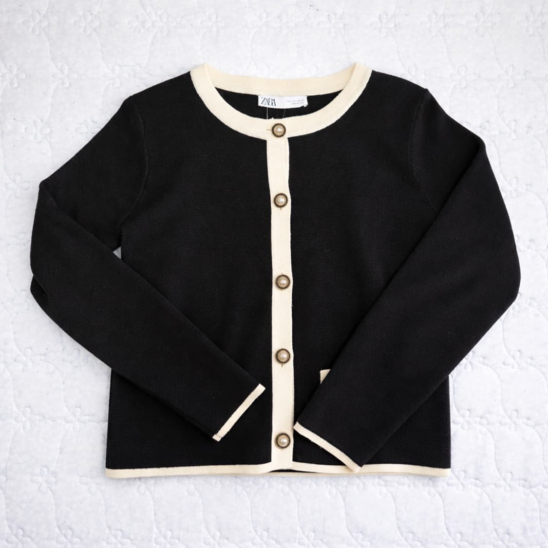 자라 ZARA 블랙 배색 가디건 S사이즈 상품이미지1