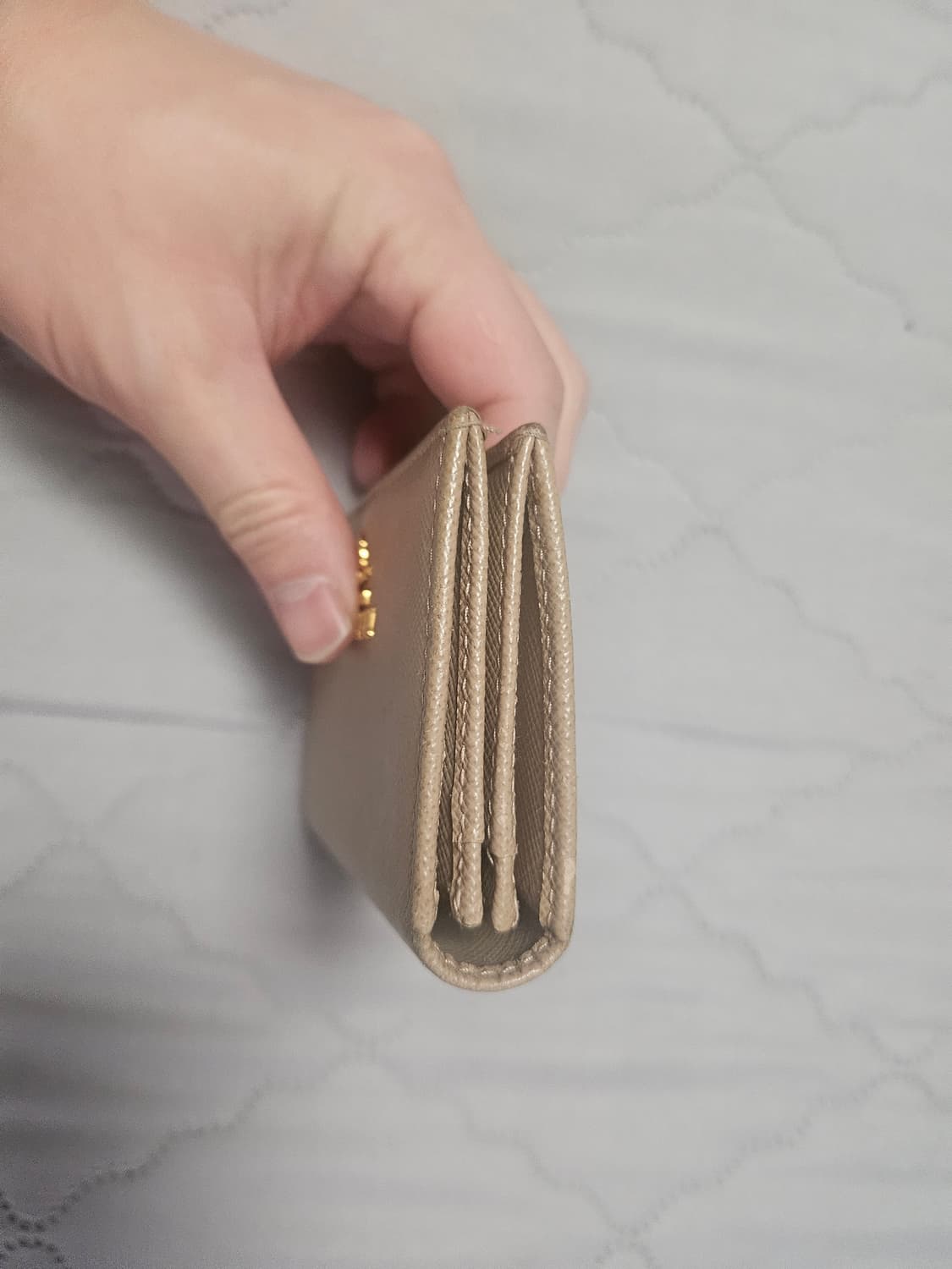 프라다 스몰 사피아노 레더 월렛 샌드 카라멜 상품이미지3