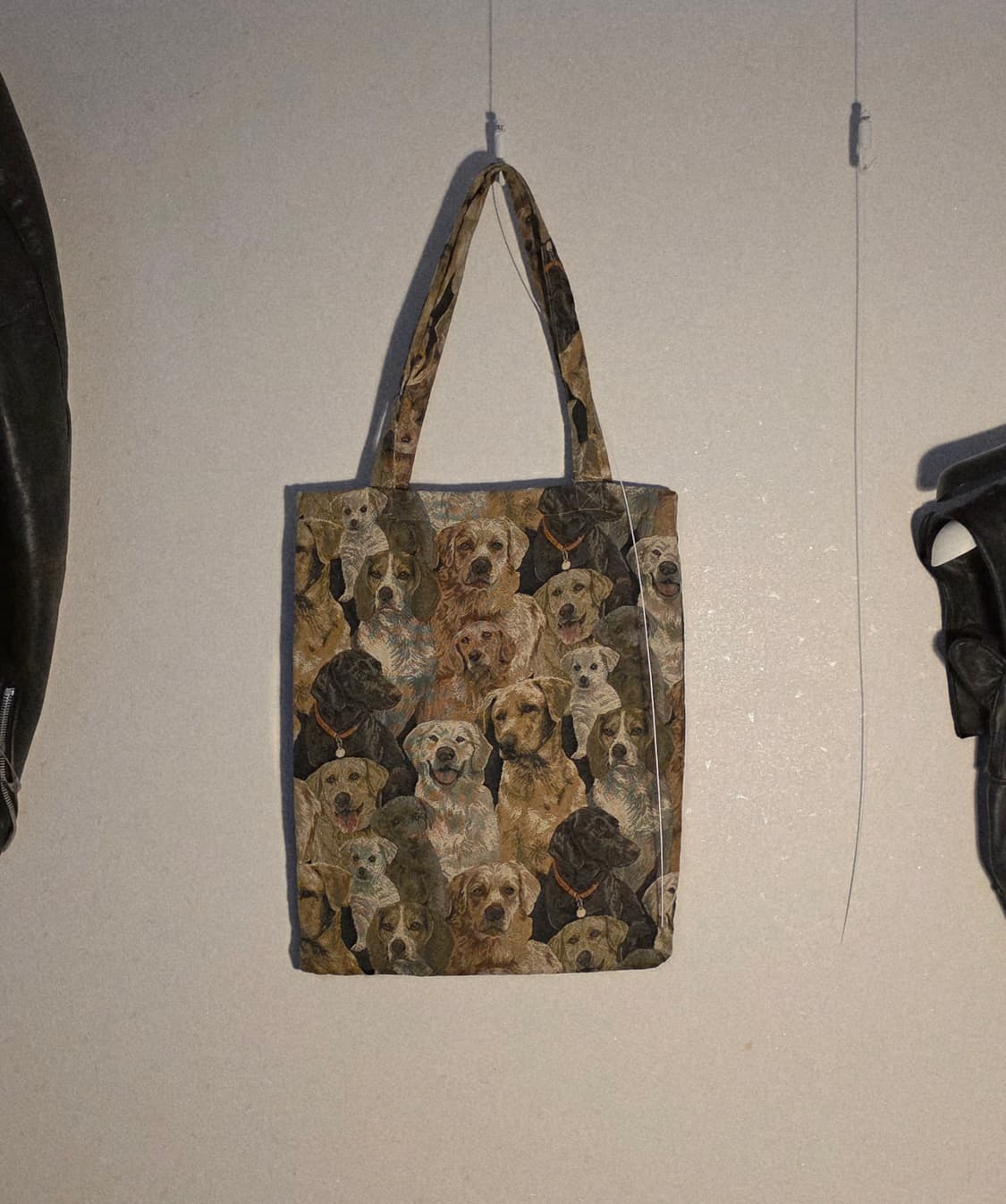 BLESS N°08 Found Objects

Dog bag 상품이미지1