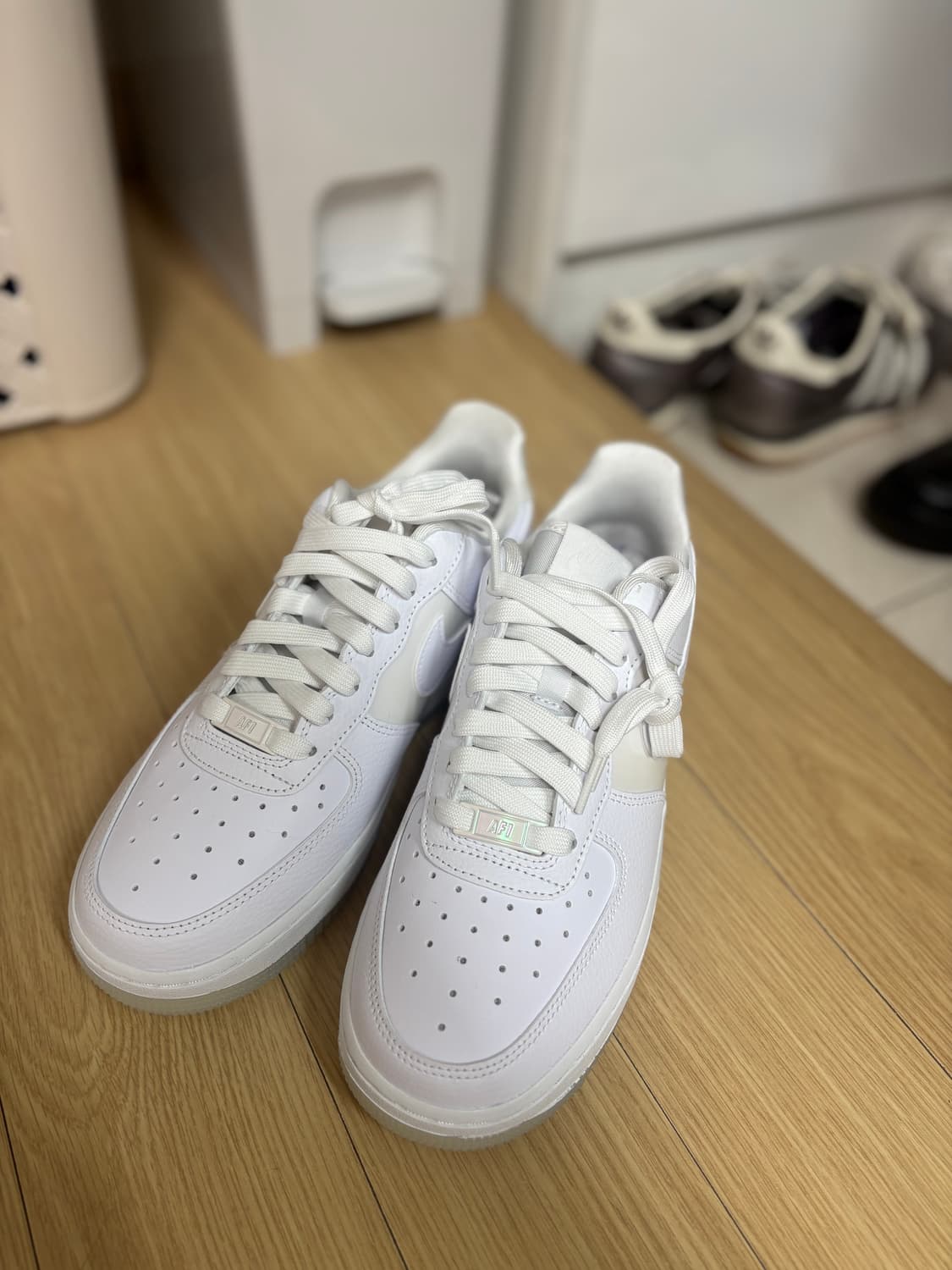 새상품)나이키 우먼스 에어 포스 1 07 화이트고스트 IH3204-10 상품이미지1