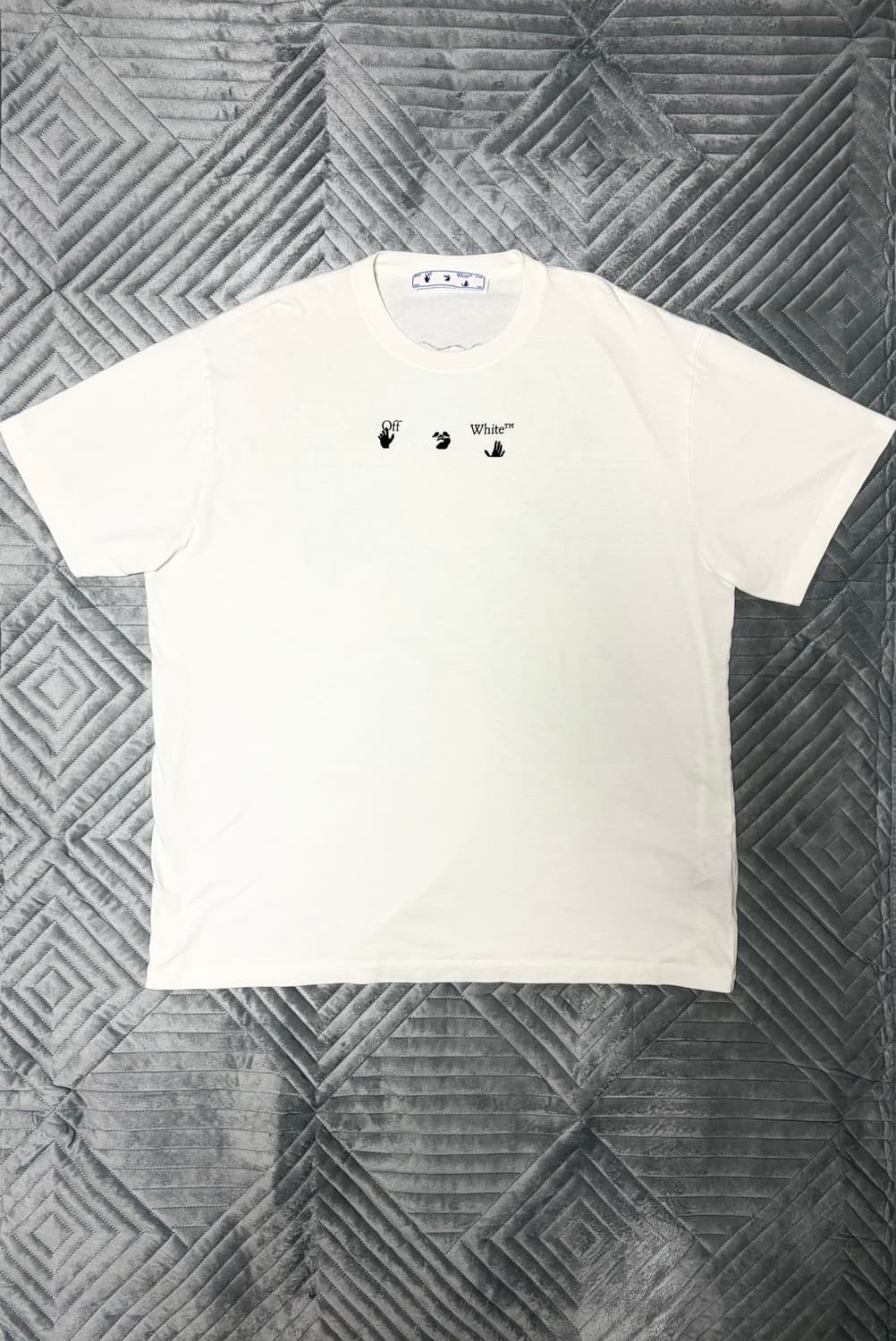 오프화이트 반팔 상품이미지1