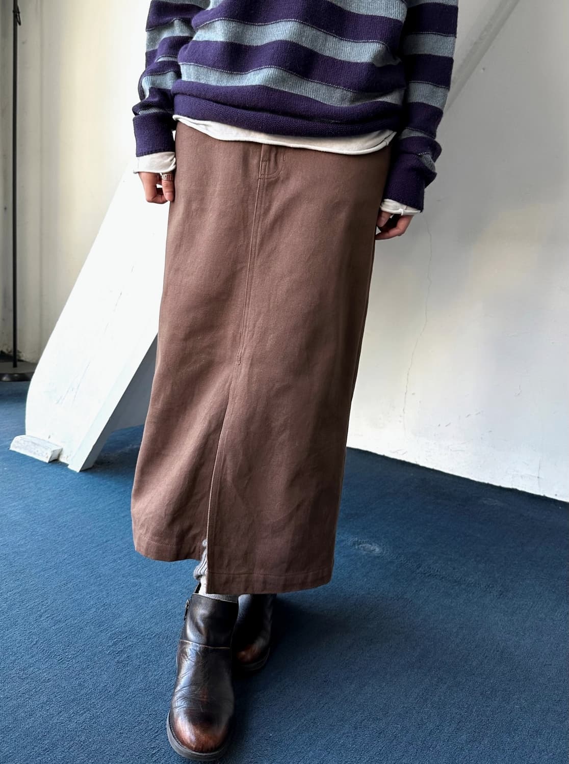 Cotton canvas mid silhouette skirt 상품이미지2