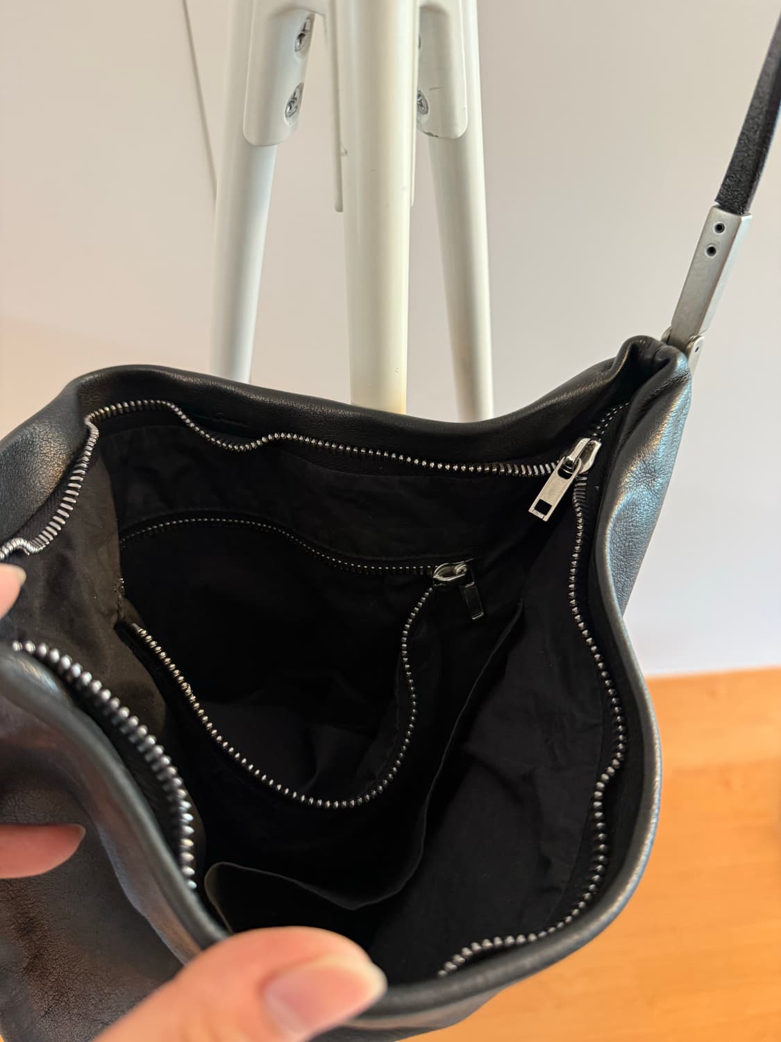 소프트 레더 크로스바디 백 상품이미지4