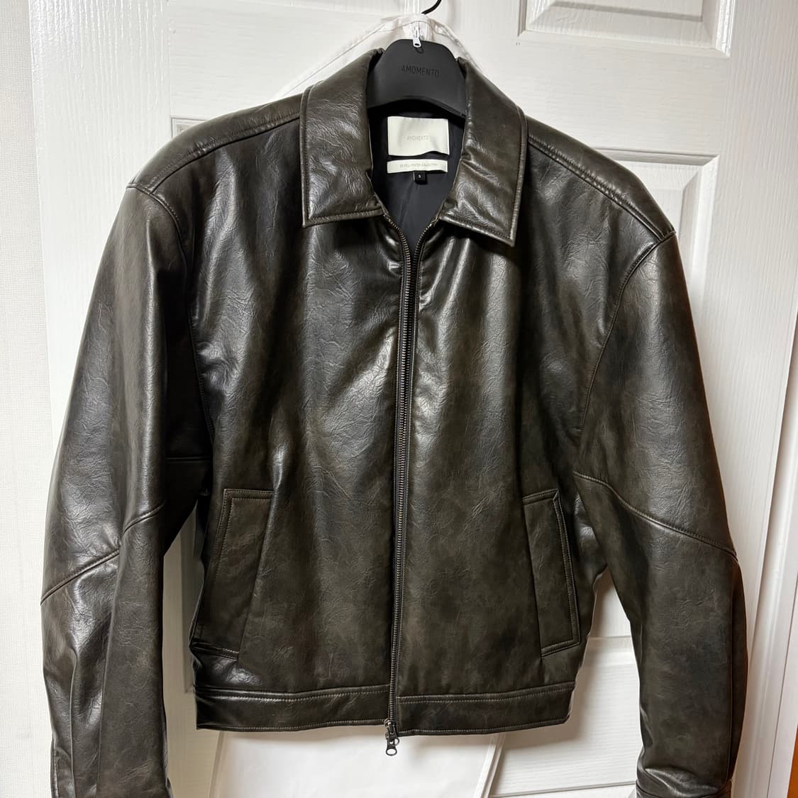 아모멘토 비건 레더 블루종 상품이미지1