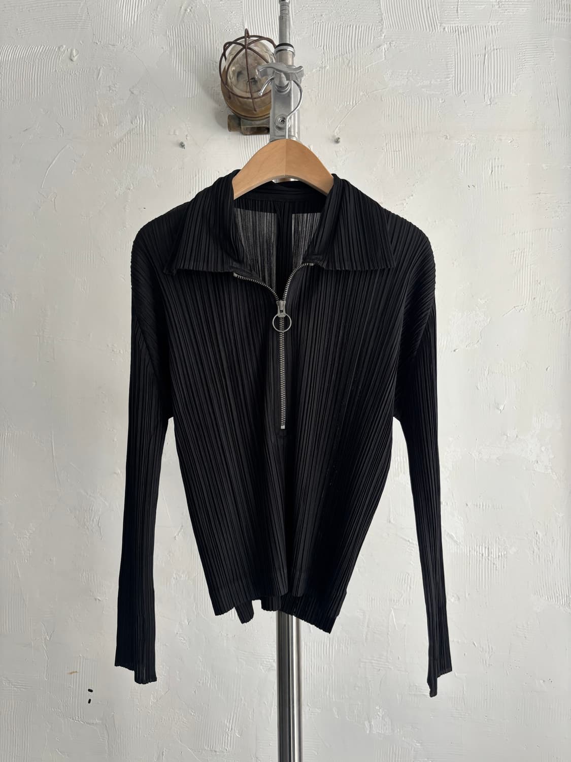 Pleats Please 플리츠플리즈 블랙 반집업 롱슬리브  상품이미지3