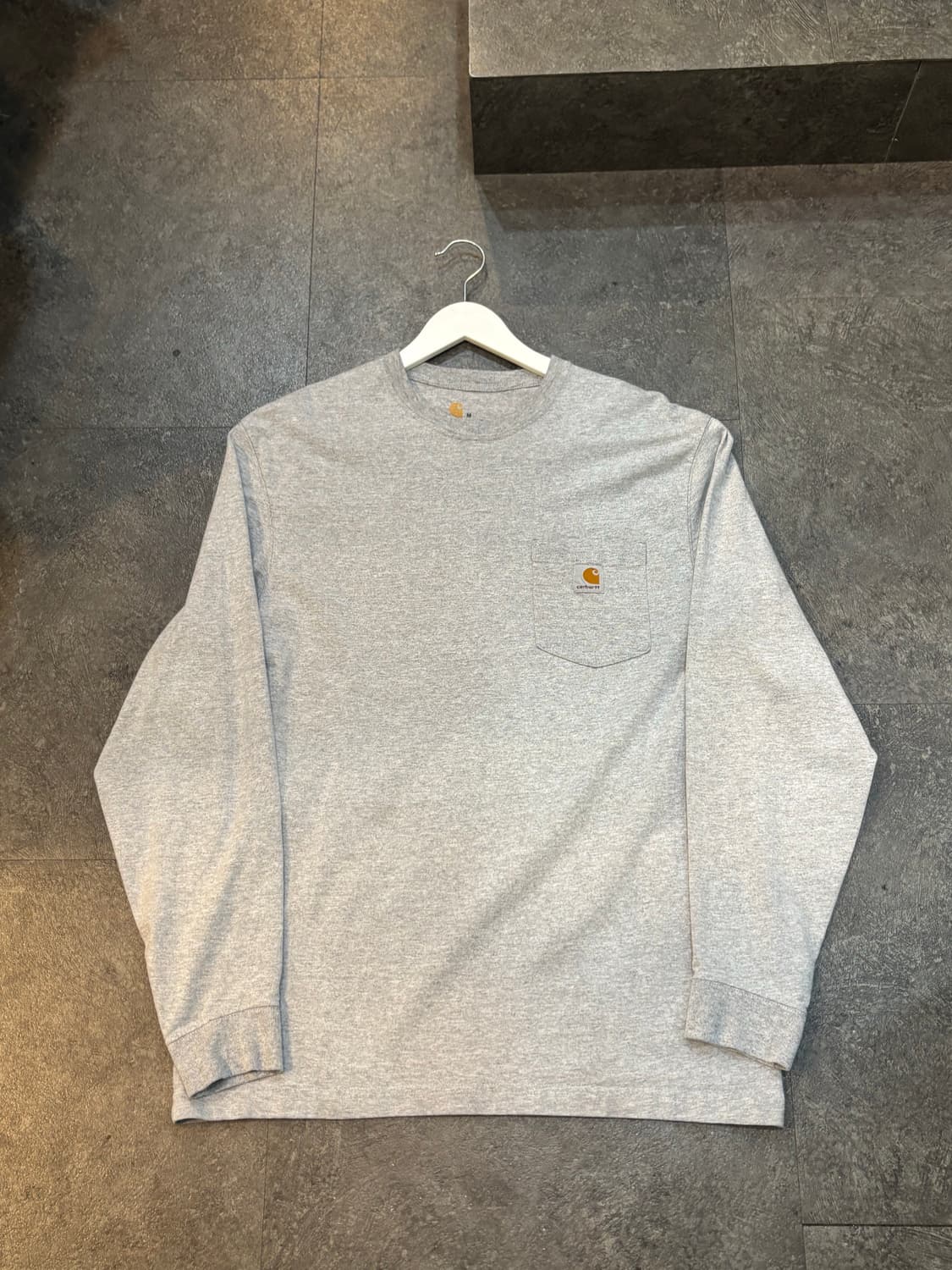 칼하트 오리지널핏 긴팔 티셔츠 M사이즈 상품이미지2