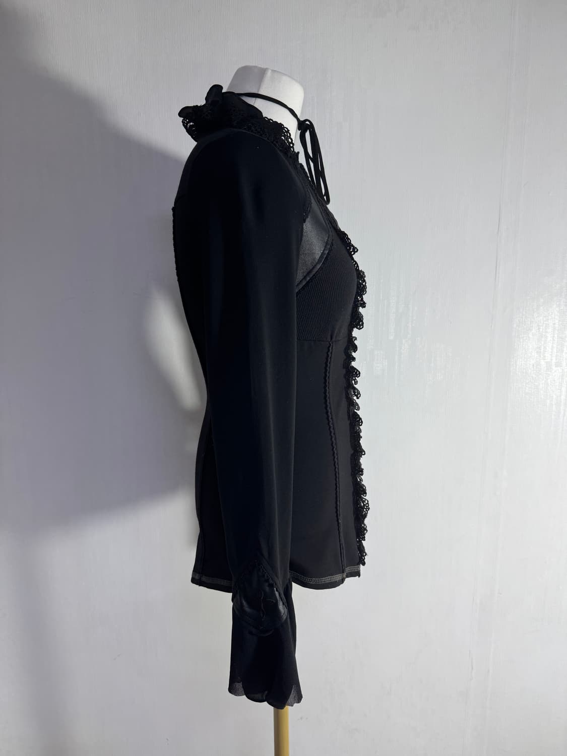 Ozz croce 레이스업 고딕 롱슬리브 탑  상품이미지4