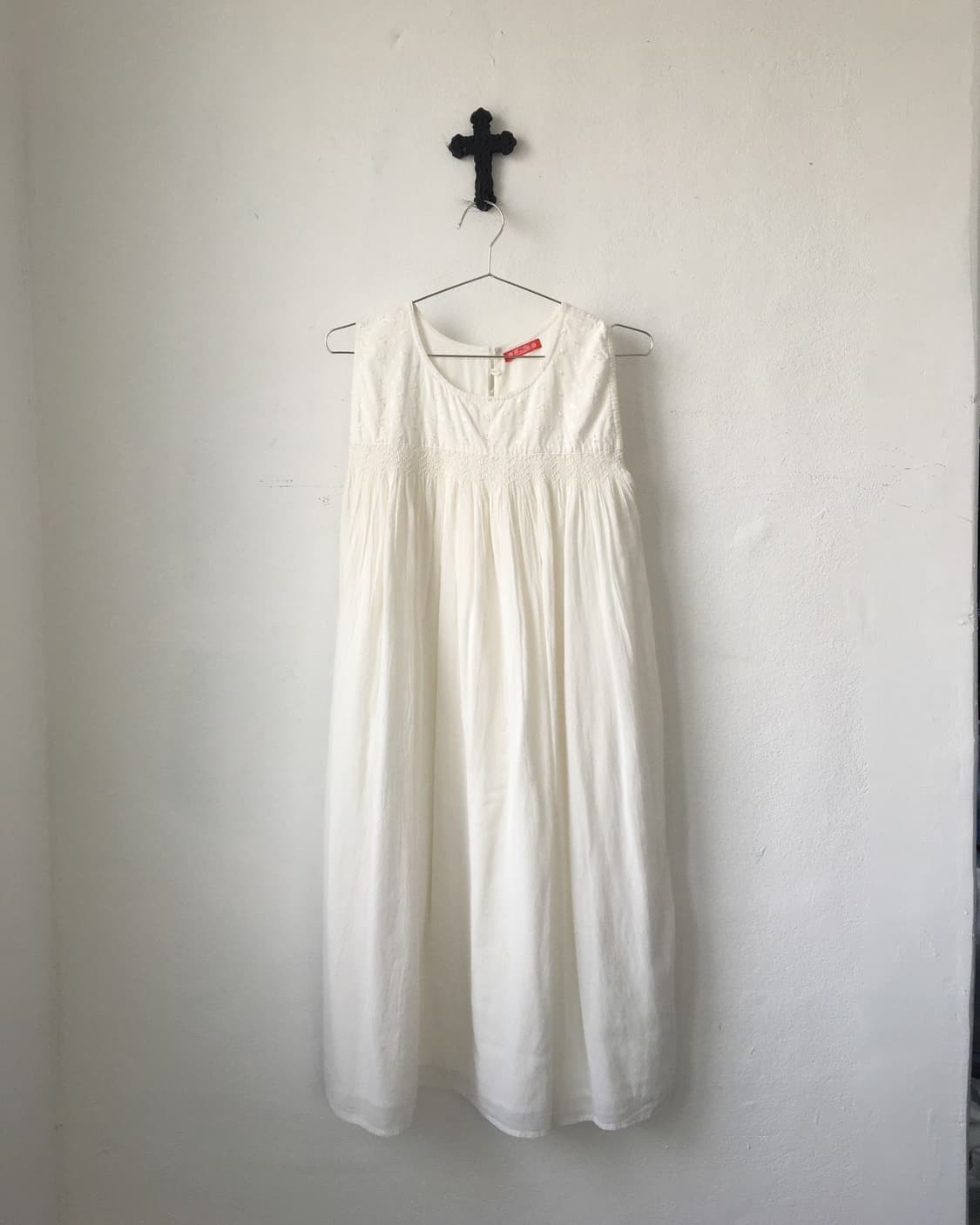 Punching point sleeveless one piece 상품이미지2