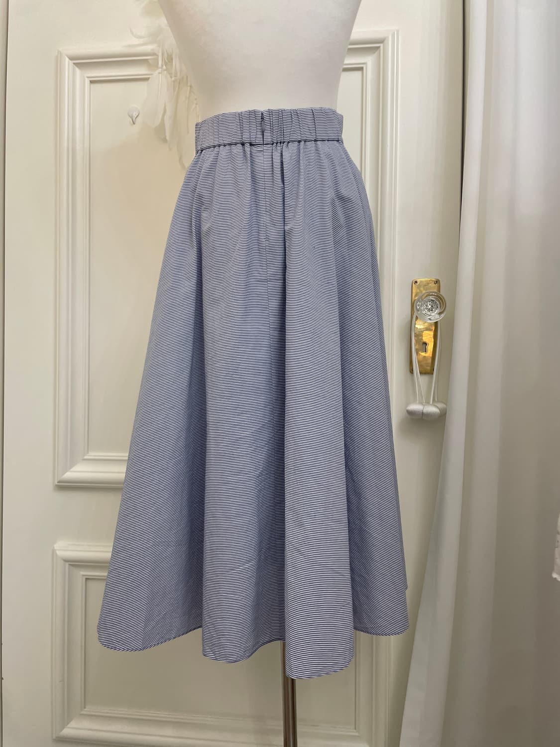 white navy stripe basic flare skirt 상품이미지4
